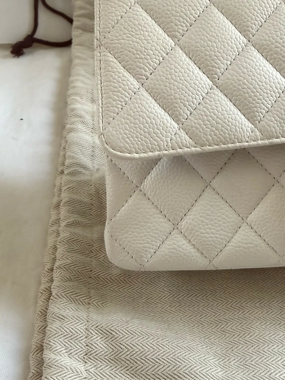 Chanel Classic Double Flap Caviar  white GHW Meduim Size